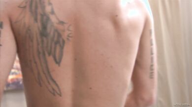 Introducing Solo Jerking Muscle Hunk Soldier Tanner Reed