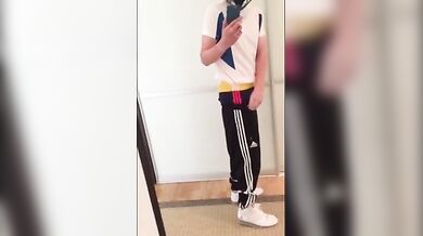 Twink Handjob Amateur Video - Sehr Geil