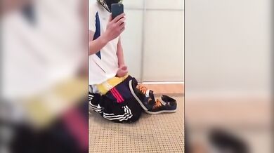 Twink Handjob Amateur Video - Sehr Geil