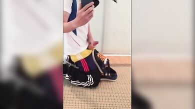Twink Handjob Amateur Video - Sehr Geil